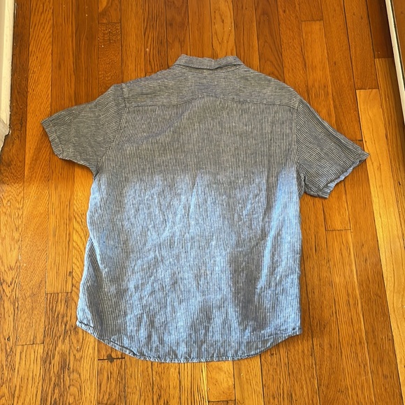 Everlane (Men’s medium) shortsleeve button down linen shirt - great condition. - Picture 4 of 5